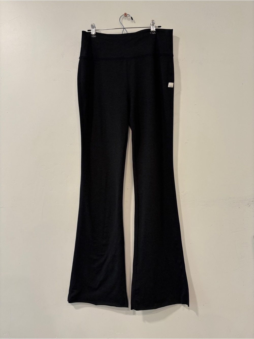 Vuori Women’s Size Large Black Halo Slim Flare Pants Athletic Athleisure Gym